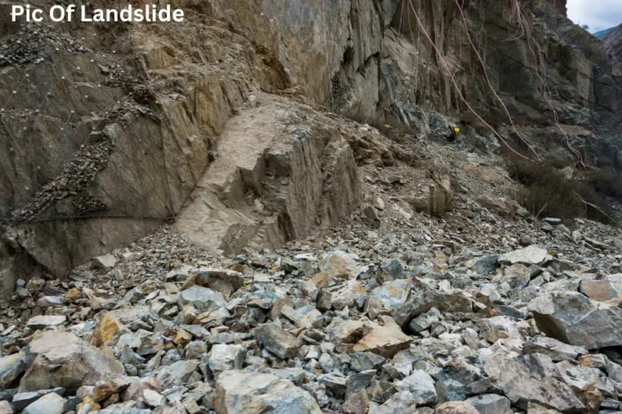 Pic of Land slide Massive Landslide Strikes Papua New Guinea, Several Feared Dead